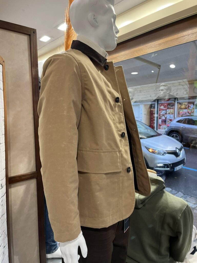 manteau barbour sur mannequin boutique Jean Jacques à Coutances